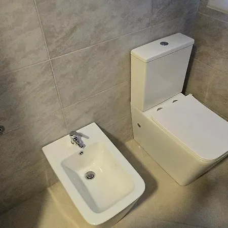 Short Location Paratore Casa Melina 홈스테이 *